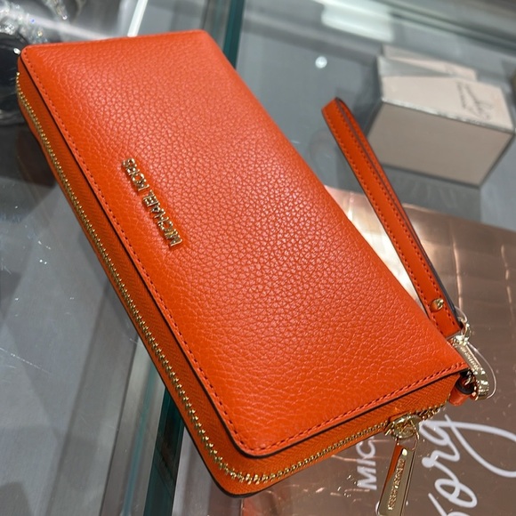 MICHAEL KORS JST
Leather Continental Wristlet Phone Case Wallet
Poppy
NWT - Picture 1 of 16